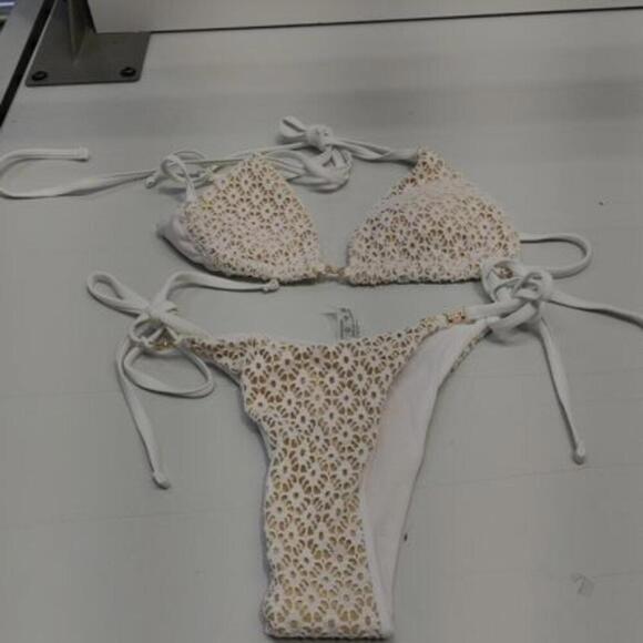 White Textured Triangle Bikini Set - Picture 2 of 5